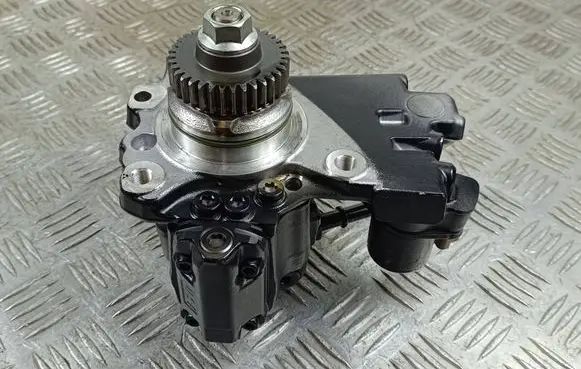SsangYong Rexton Fuel injection high pressure pump 28526582 0152401GLY A6720700001