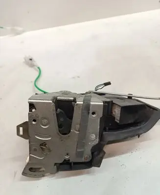 BMW 5 E39 Front door lock 82350969