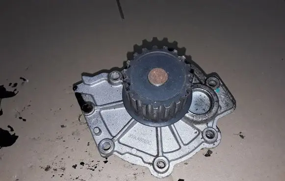 Volvo XC90 Water pump 359L4S069C