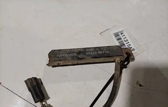 Hyundai ix35 Antenna control unit 954203E710