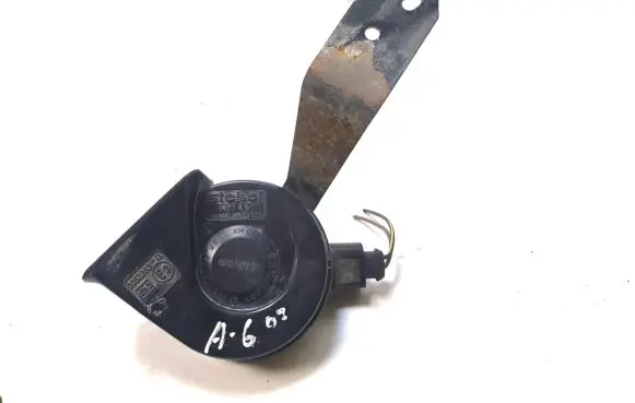 Audi A6 S6 C5 4B Horn signal 4B0951221