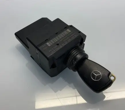Mercedes-Benz C W203 Ignition lock 2035450108 33002101 33002103