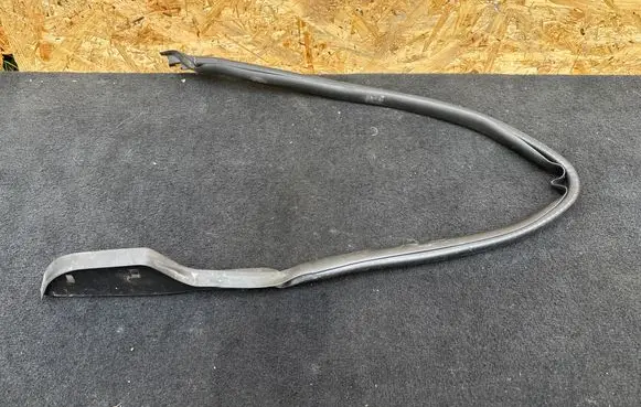 Audi e-tron Rubber seal rear door window/glass 4KE839718A