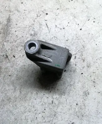 Volvo S60 Engine mount bracket 30645245 30741762
