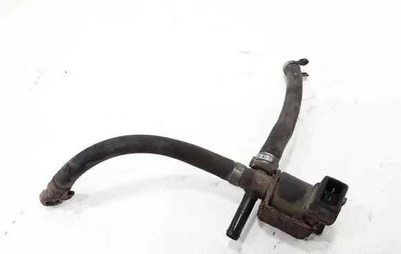 Audi A4 S4 B5 8D Vacuum valve 