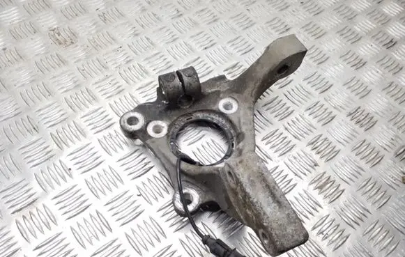 Opel Vectra C Front wheel hub spindle knuckle 13136698