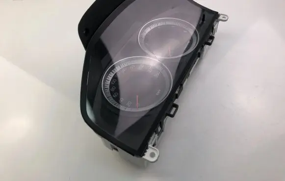 Volvo V70 Speedometer (instrument cluster) 31327582AA