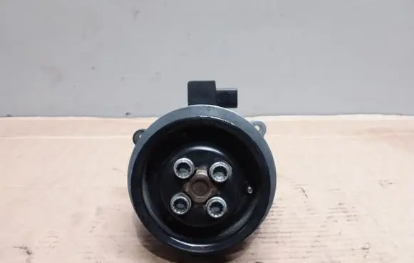 Volkswagen Tiguan Water pump 03C880727D 02071174