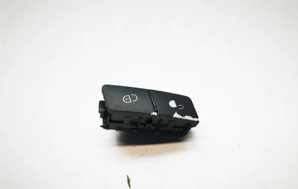 Mercedes-Benz C W204 Central locking switch button A2048706410