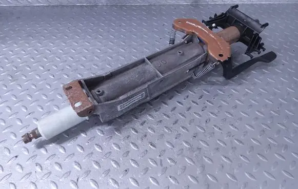 Steering wheel axle