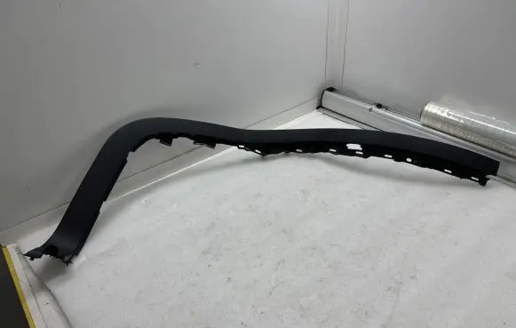 Tesla Model X (C) pillar trim 110512600E