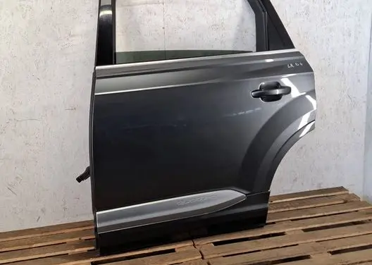 Audi Q7 4M Rear door