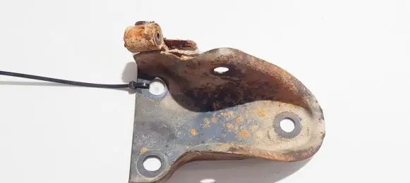 Subaru Forester SF Bracket in trunk/boot 