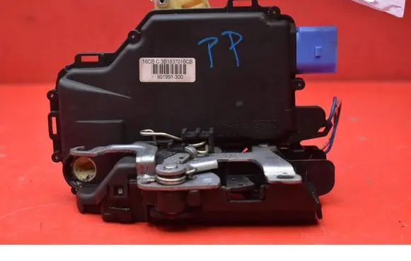 Volkswagen Cross Polo Front door lock 3B1837016CB