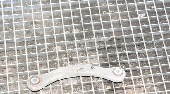 Audi Q7 4L Rear upper control arm/wishbone 7L0505375A