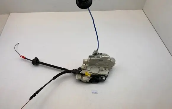 Audi A8 S8 D4 4H Rear door lock 4H0839015D 32412050