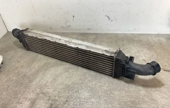 Audi Q3 8U Intercooler radiator 8U0145803B