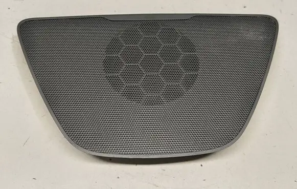 Hyundai Kona I Dash center speaker trim cover 84716J9000