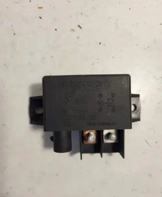 Mercedes-Benz E W211 Charging relay A0025426419 0332002167 12V100A