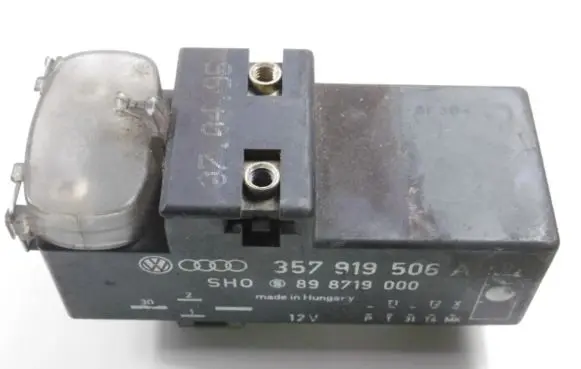 Volkswagen PASSAT B4 Fan control module 357919506A
