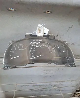 Toyota Avensis Verso Speedometer (instrument cluster) 8380044530