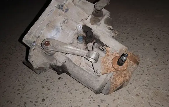 Peugeot 206+ Manual 5 speed gearbox 20CQ82 9651708710