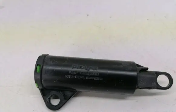 Ford Focus Glovebox shock absorber 6062352