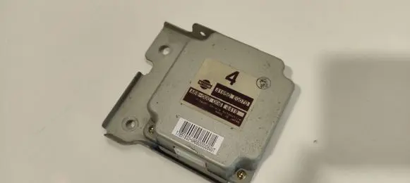 Nissan X-Trail T30 Torque split ecu control unit/module 41650EQ070 A68000UO64419