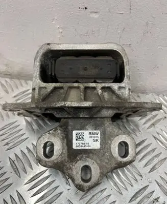 BMW 2 F46 Engine mount bracket 6853445