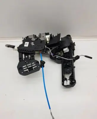 Mercedes-Benz GLA W156 Front door lock A1667200135 A2047601534 A358401