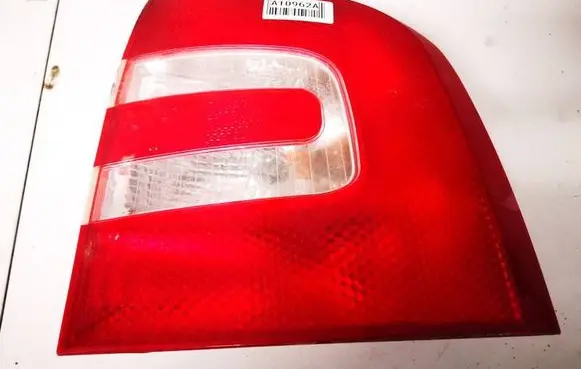 Skoda Octavia Mk2 (1Z) Rear/tail lights 1Z9945258