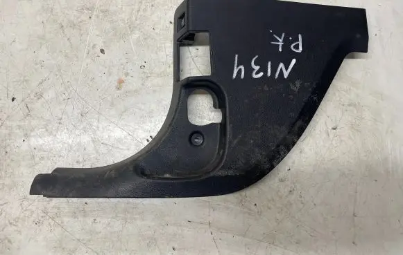 BMW 3 E90 E91 Foot area side trim 7066989 11242010