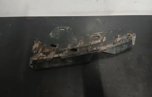 Front bumper mounting bracket