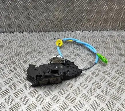 BMW iX1 Front door lock 5A160C6