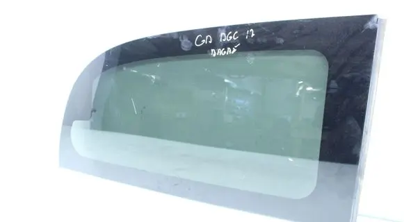 Dodge Grand Caravan Rear side window E000215