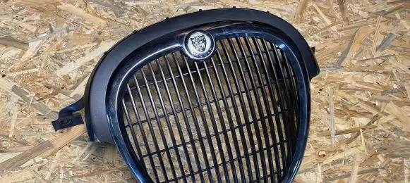 Jaguar S-Type Front bumper upper radiator grill 4R838A10003W