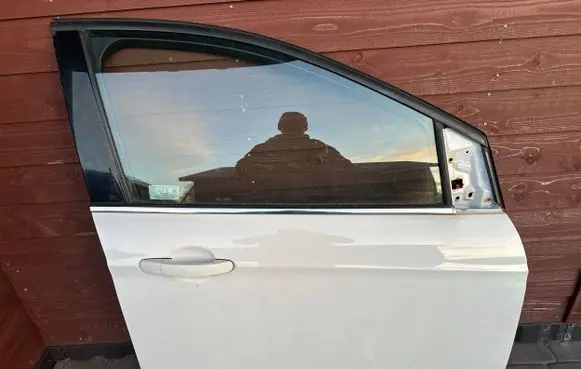 Ford Escape III Front door