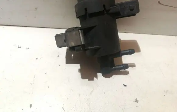 Opel Vivaro Turbo solenoid valve 7700113071