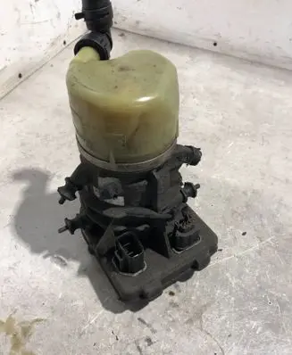 Volvo S60 Power steering pump 31202713