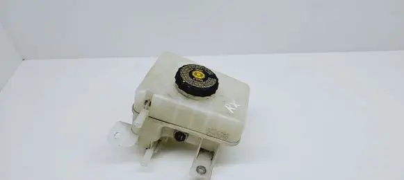 Lexus RX 450H Brake fluid reservoir 241040 7M12