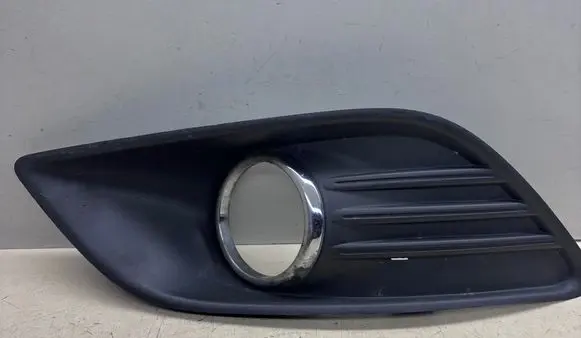 Ford Focus Front fog light trim/grill 8M51R19953AEW