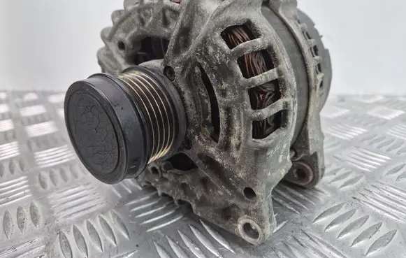 Mercedes-Benz A W176 Generator/alternator A0009061903