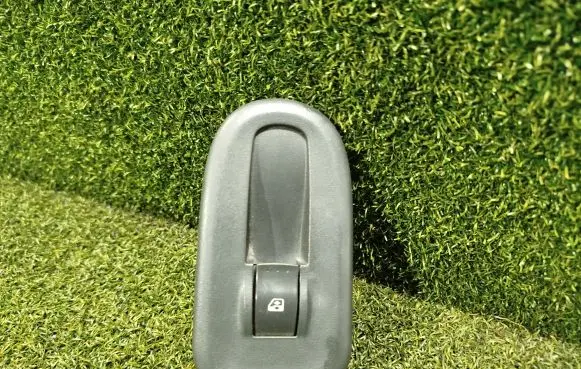 Renault Master III Electric window control switch 8200548968