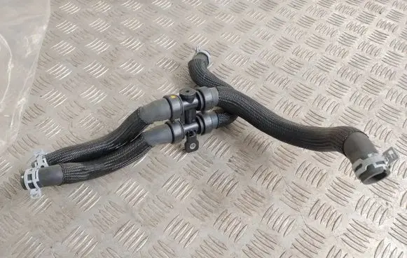 Renault Sandero II Engine coolant pipe/hose 924005031R 1800668015