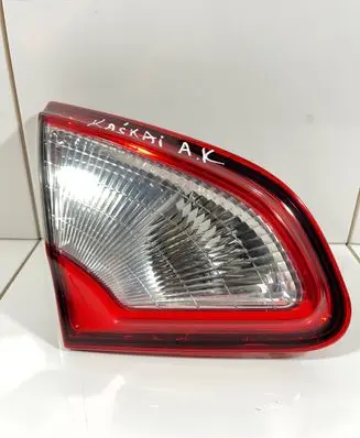 Nissan Qashqai Tailgate rear/tail lights B26555BR01A 89503189