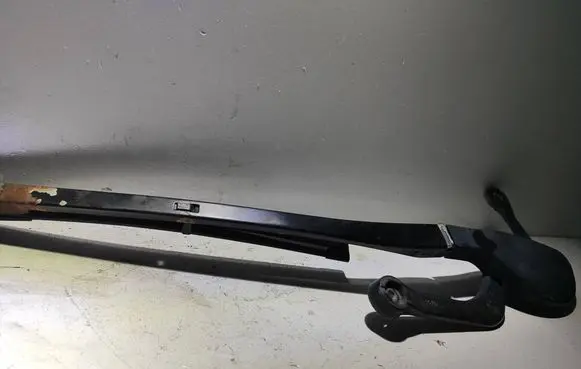 BMW 5 E39 Front wiper blade arm 102087