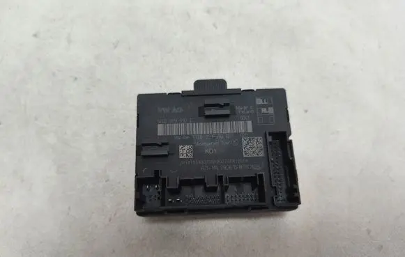 Volkswagen PASSAT B8 Door control unit/module 5Q0959593E