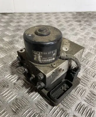 Volkswagen Golf IV ABS Pump 1J0907379G 10094903403 5WK8474