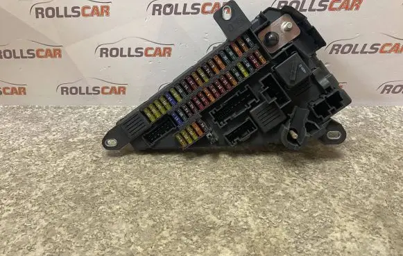 BMW 5 E60 E61 Fuse module 690661805 518956040