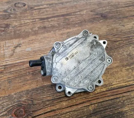BMW 3 E90 E91 Vacuum pump 11668482284 8482284 11667635656